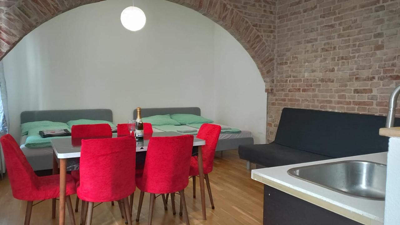 Cozynite Premium Apartment Stadthalle Wina Bagian luar foto