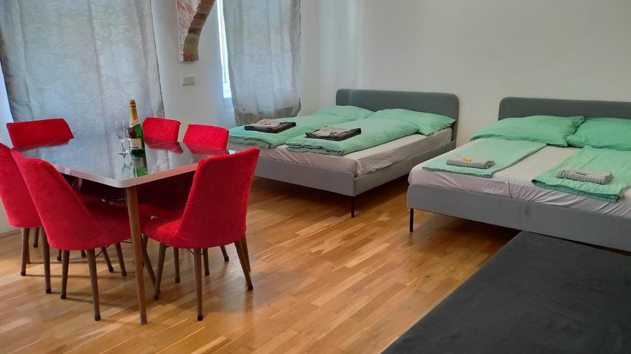 Cozynite Premium Apartment Stadthalle Wina Bagian luar foto