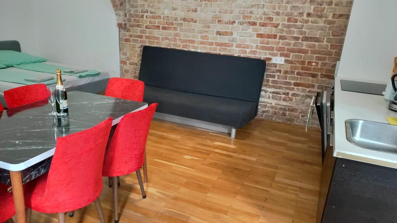 Cozynite Premium Apartment Stadthalle Wina Bagian luar foto