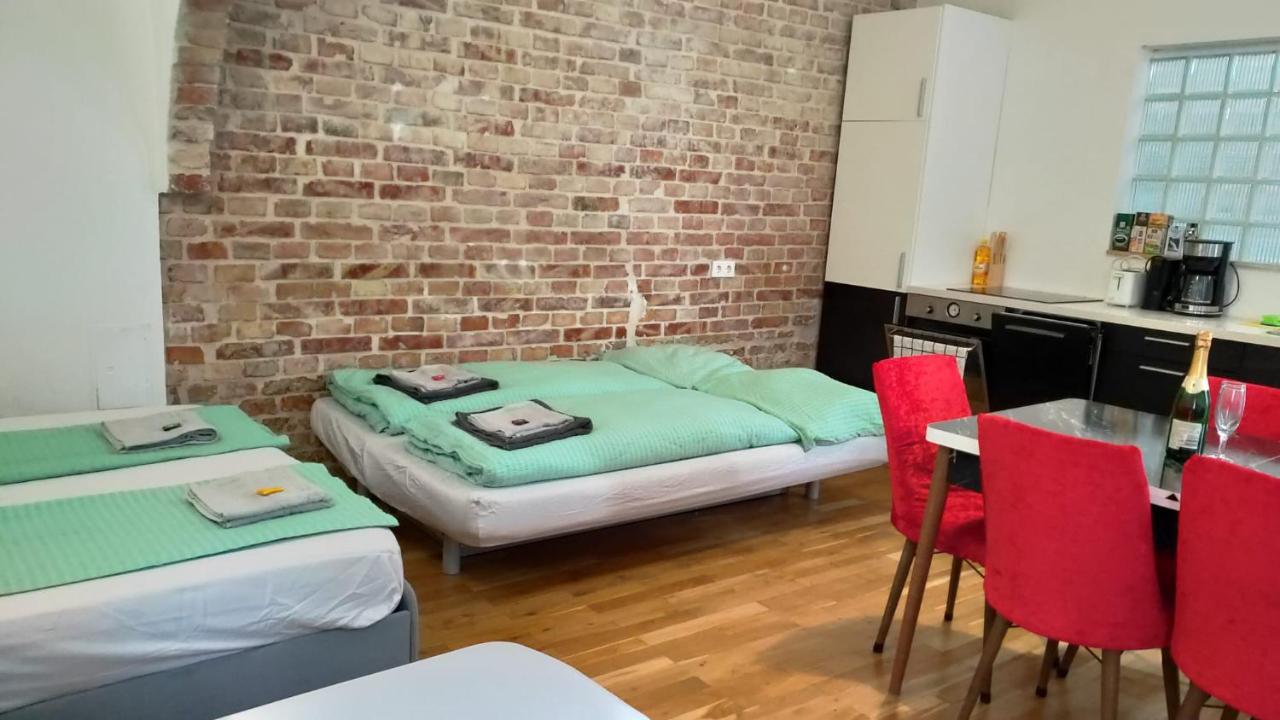 Cozynite Premium Apartment Stadthalle Wina Bagian luar foto