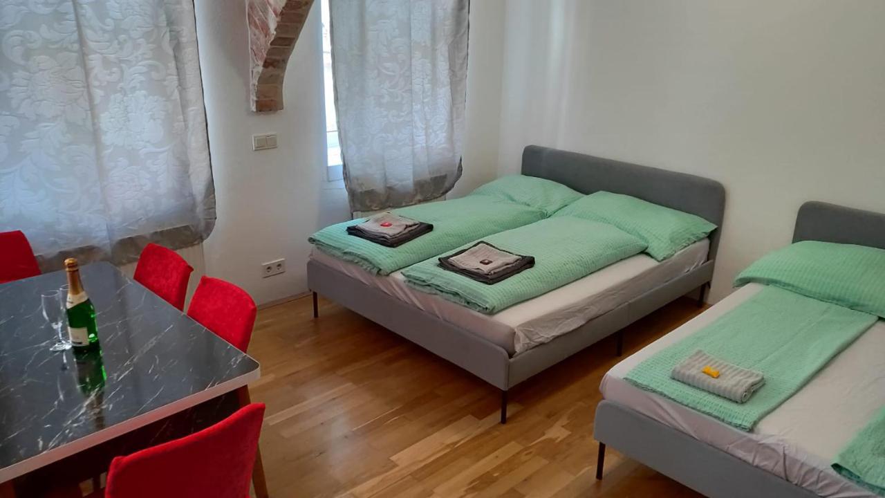 Cozynite Premium Apartment Stadthalle Wina Bagian luar foto
