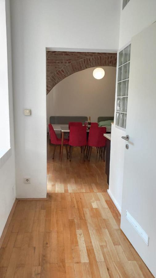 Cozynite Premium Apartment Stadthalle Wina Bagian luar foto
